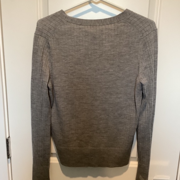 Banana Republic Women’s grey Cardigan Sz M - Picture 2 of 3